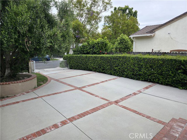 Building Photo - 5339 Veloz Ave