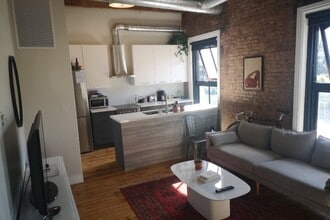 302 - Kitchen Livingroom - Treble Hall