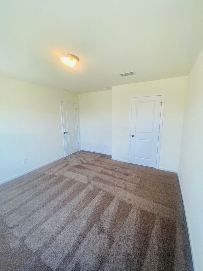Building Photo - Beautiful 4BR/2.5BA Home in Stallings Brook