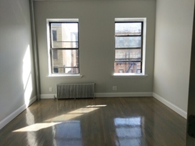 Building Photo - 221 Pulaski St