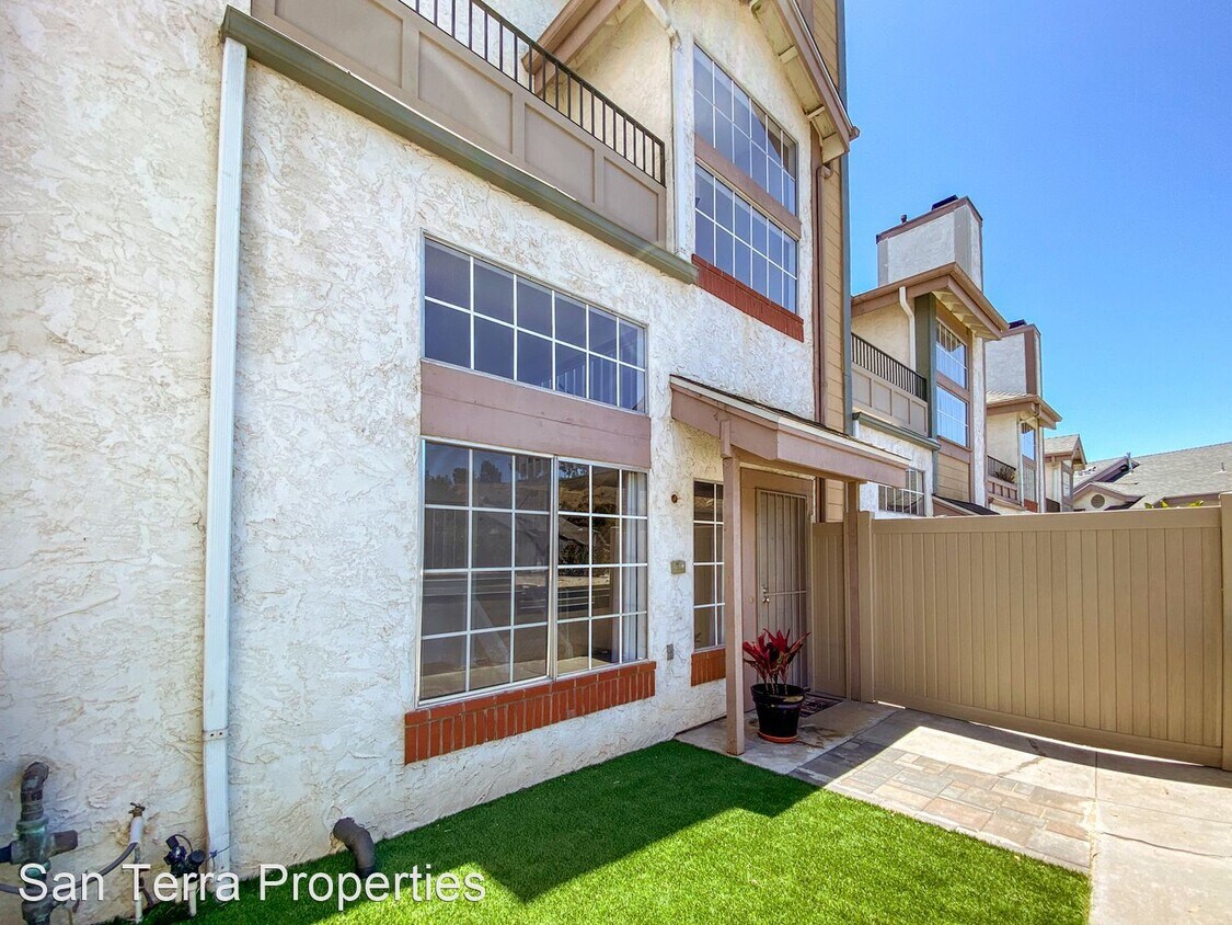 Primary Photo - 3 br, 2.5 bath House - 8753 Spring Canyon ...
