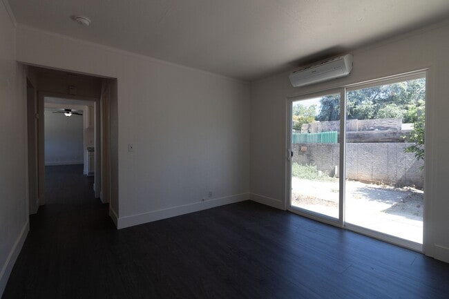 Building Photo - Newly Remodeled 2x1 in Newman!!!