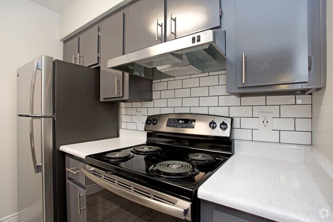 Interior Photo - 544 Southern Apartments