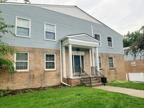 Building Photo - 509 E University Dr
