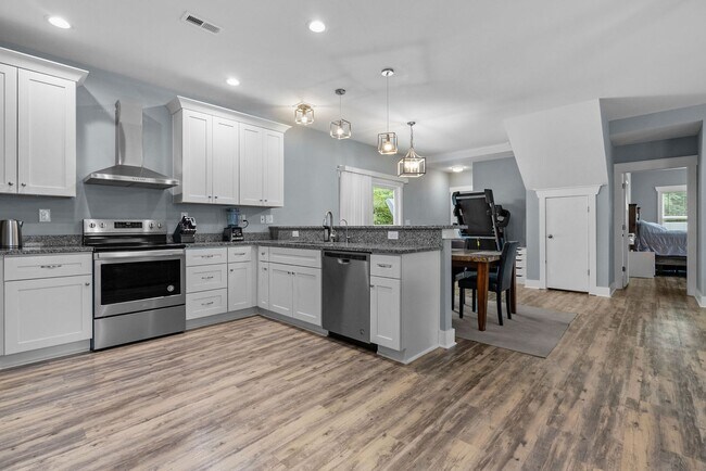 Foto del edificio - Charming 3-Bedroom Home in Suffolk!