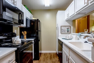 1BR,1BA_Cozumel_740 SqFt - Bay Breeze Apartment Homes