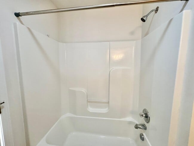 Building Photo - 508 Regency Cir