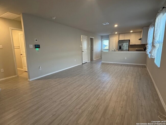 Foto del edificio - 9011 Little Hoss