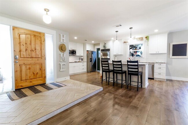 Foto del edificio - 405 Deerfoot Cir