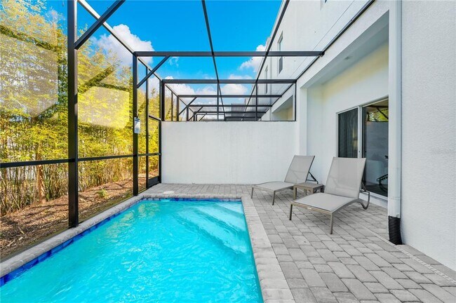 Building Photo - 396 Famagusta Dr