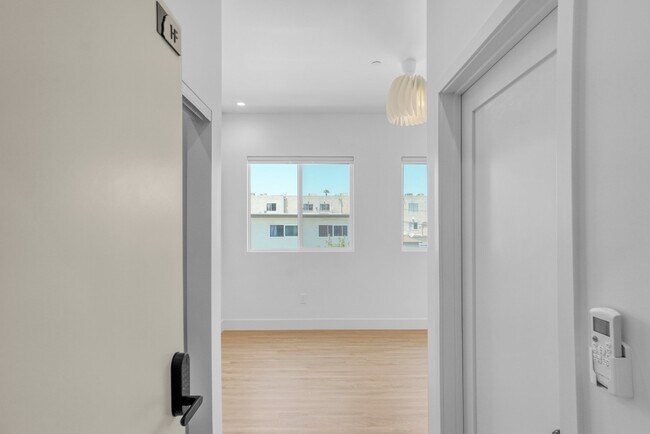 Foto del edificio - 4800-4802 S Slauson Ave