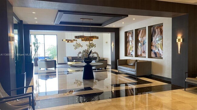 Building Photo - 20515 E Country Club Dr
