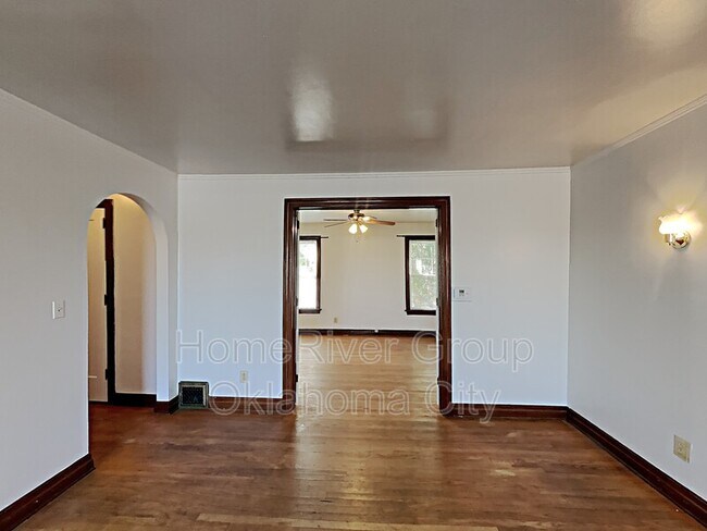 Foto del edificio - 2307 N Walker Ave