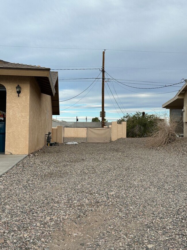 Building Photo - Long term - Unfurnished - Southside
