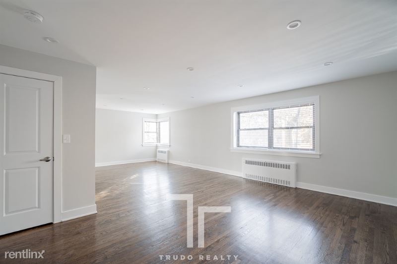 Foto principal - 7347 N Sheridan Rd