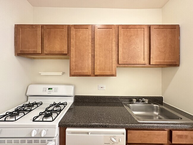 Foto del edificio - 633 W Cornelia Ave