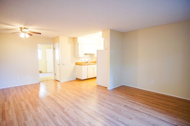 Foto del edificio - Sullivan's Gulch 1 Bed w/Hardwoods & Walk-...