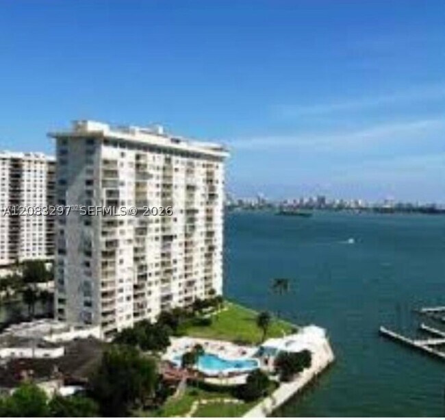 Building Photo - 11111 Biscayne Blvd