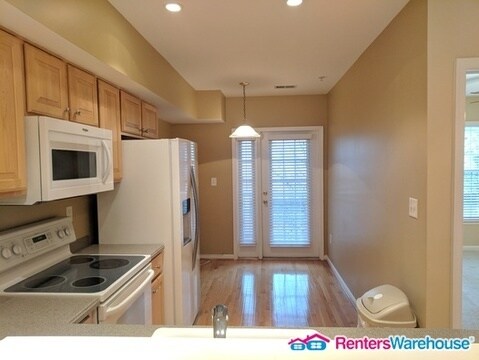 Foto del edificio - 2032 University Blvd W