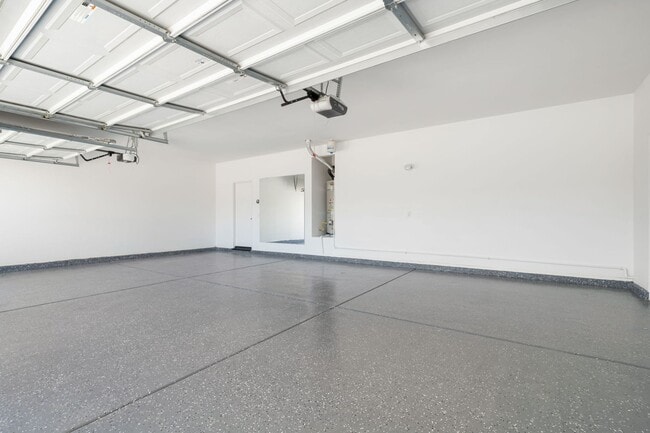 Building Photo - 79915 Grasmere Ave