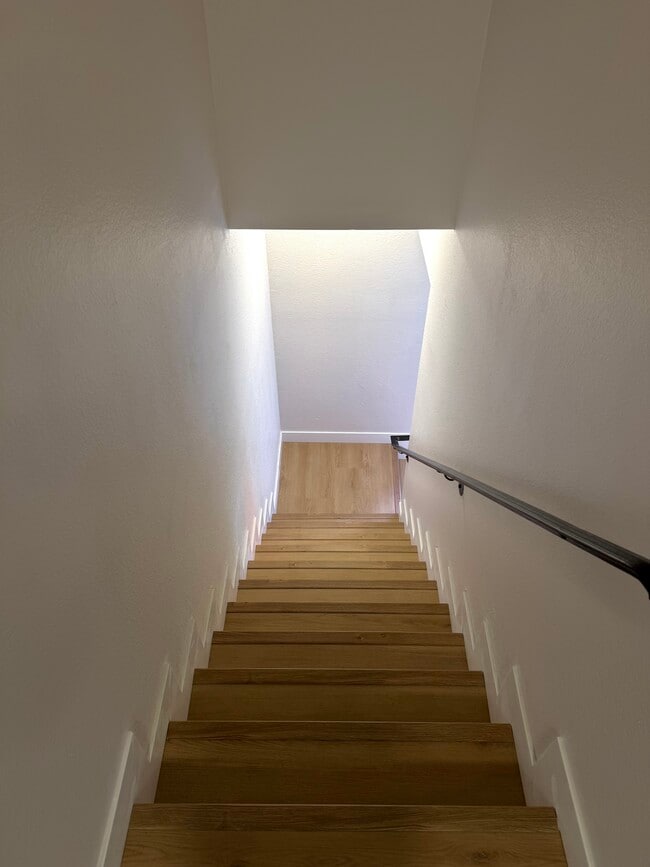 Building Photo - Altadena Townhouse Apartments