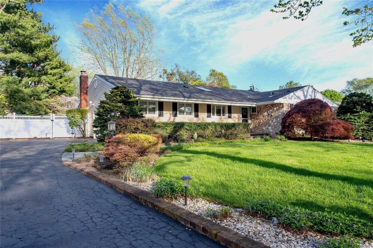 Primary Photo - 25 Kirkland Dr