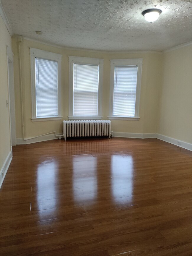 86 Wolcott St Unit 86 wolcott floor 2, Bristol, CT 06010 Apartments