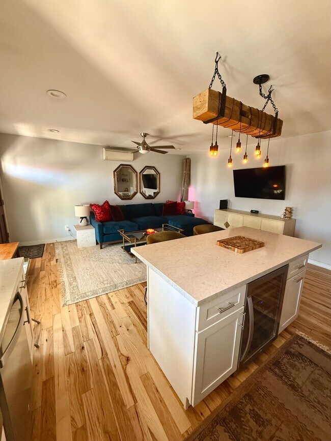 Foto del edificio - 3783 Wilson Ave