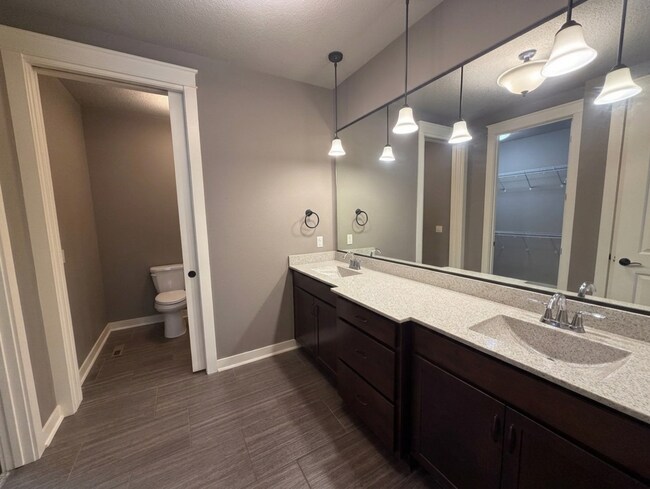 Building Photo - 5815 Quarry Dr