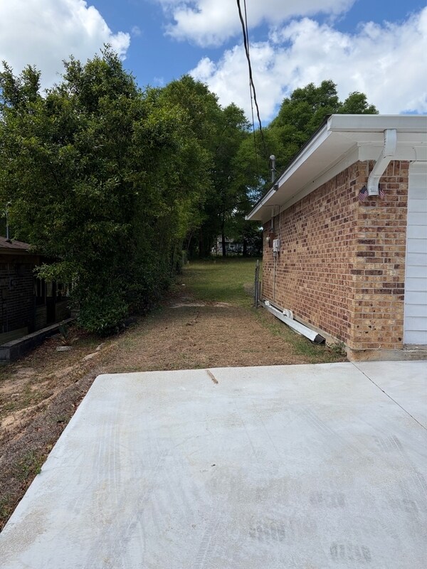 Building Photo - 1484 Van Delia Rd
