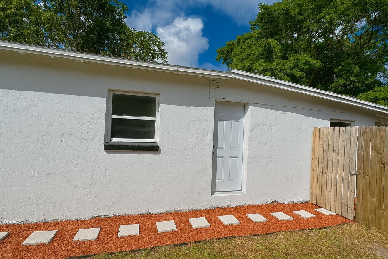 Foto principal - 2606 E 18th Ave