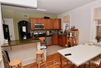 Building Photo - 238 S 45th St