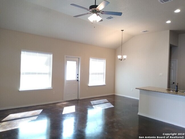 Foto del edificio - Like New Duplex in New Braunfels!!!
