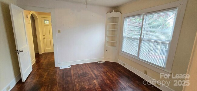 Foto del edificio - 206 Willow St SW