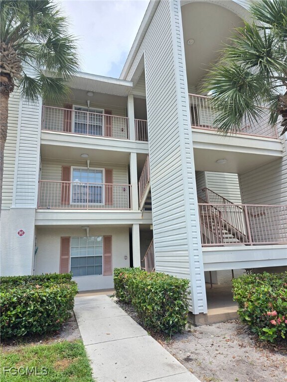 Foto del edificio - 1753 Four Mile Cove Pkwy