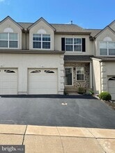 Building Photo - 601 Fawn Cir
