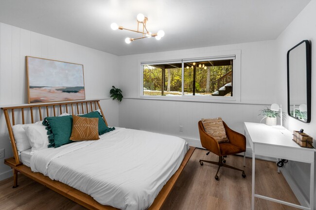 Foto del edificio - Stylish & Turnkey Furnished 2-BR Daylight ...