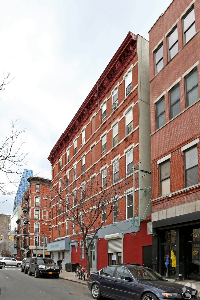 Building Photo - 131 Norfolk St