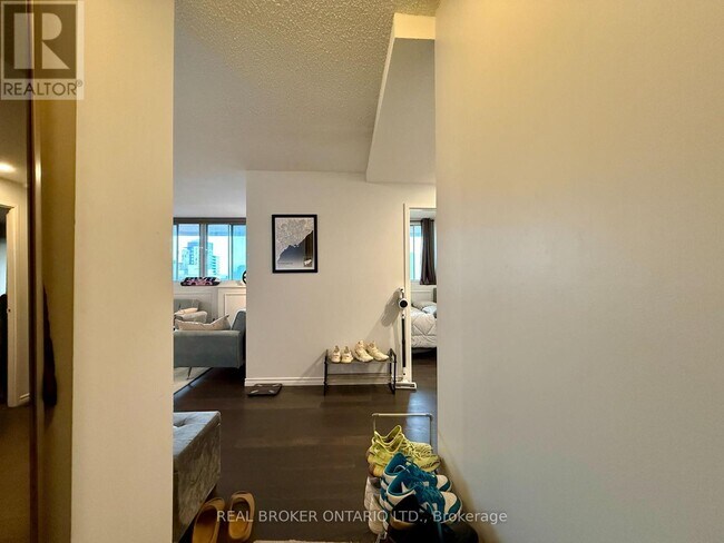 Photo du bâtiment - 500 Laurier Ave W