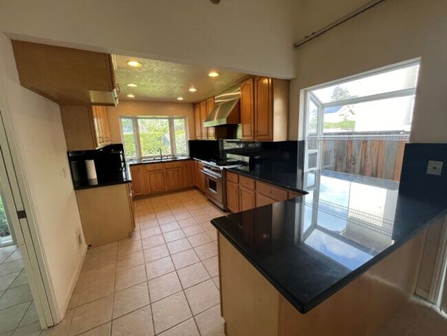 Building Photo - Mission Hills Fremont Single Family Home i...