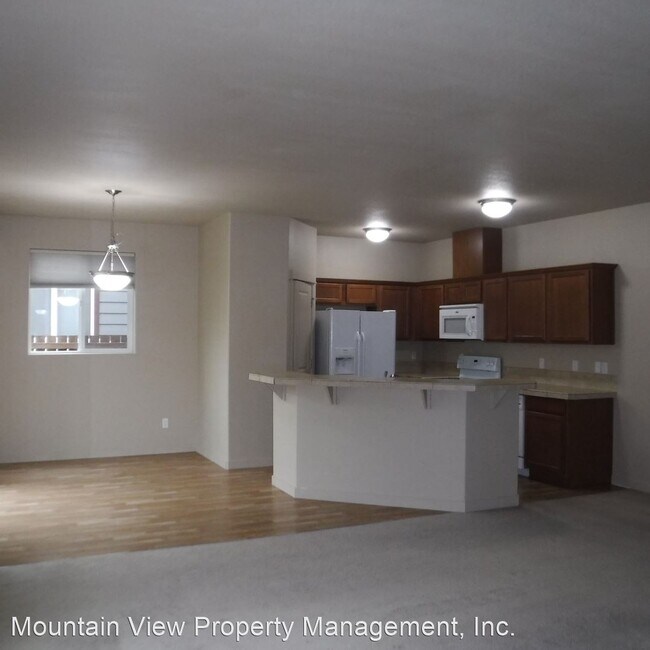 Foto del edificio - 4 br, 2.5 bath House - 864 NE Locksley Dr.