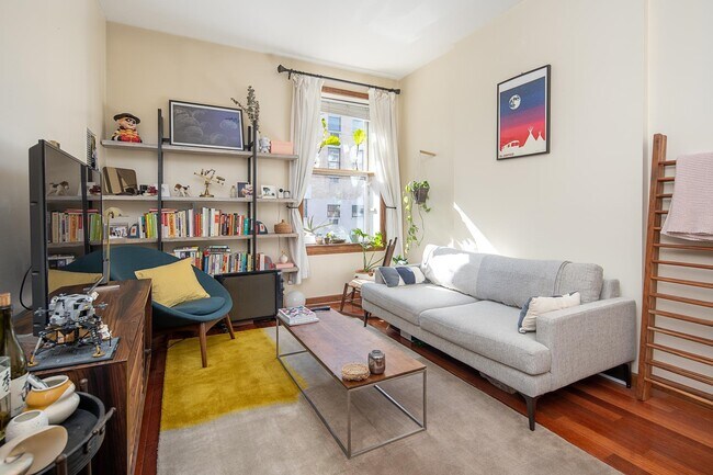 Foto del edificio - 264 9th St
