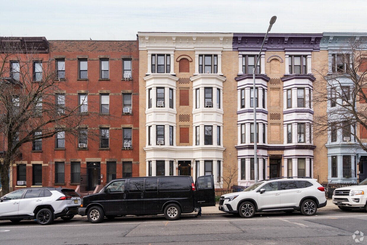 Primary Photo - 30 3rd St