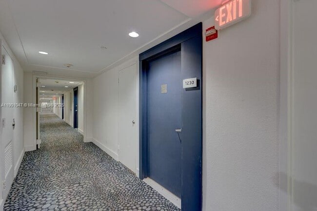 Building Photo - 1000 West Ave