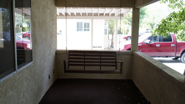 Foto del edificio - 5723 Stansbury Ave