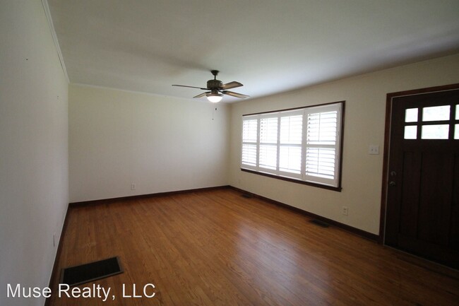 Building Photo - 3 br, 1.5 bath House - 869 Susan Circle