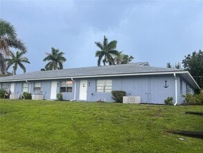 Building Photo - 810 Kings Ct