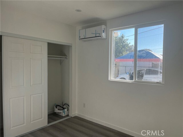 Foto del edificio - 1387 W Holt Ave