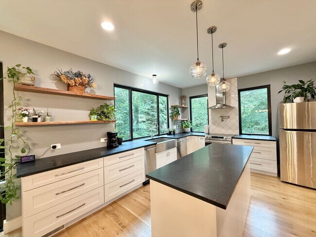 Foto del edificio - Incredible 5BD, 4.5BA Wake Forest Home Nea...