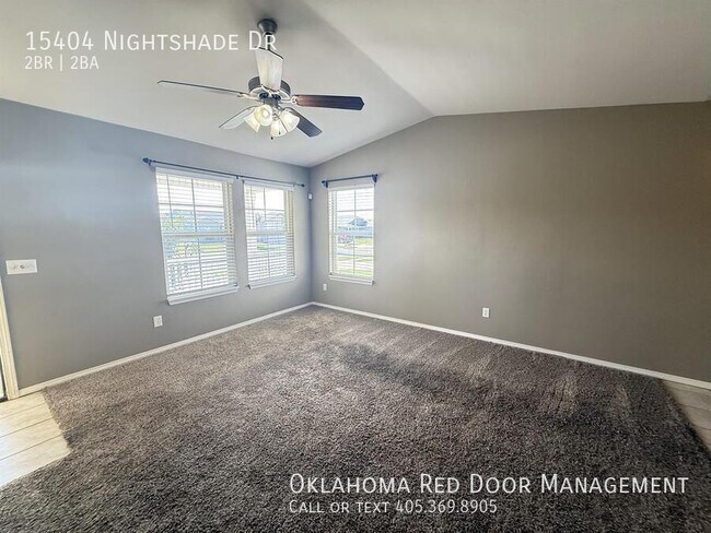 Foto del edificio - 15404 Nightshade Dr
